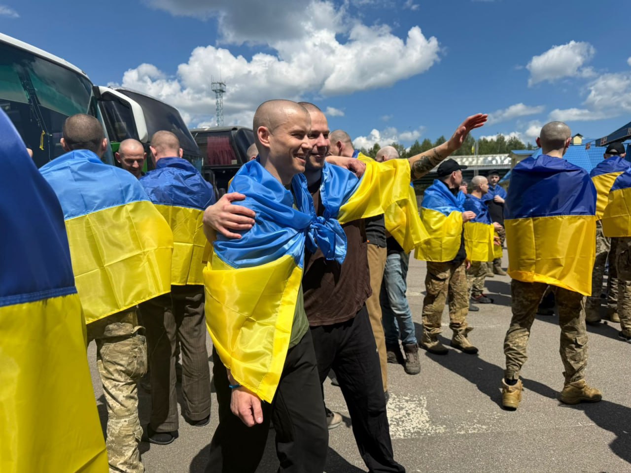 Ukraine Secures Release of 185 Defenders in Major Prisoner Exchange with Russia