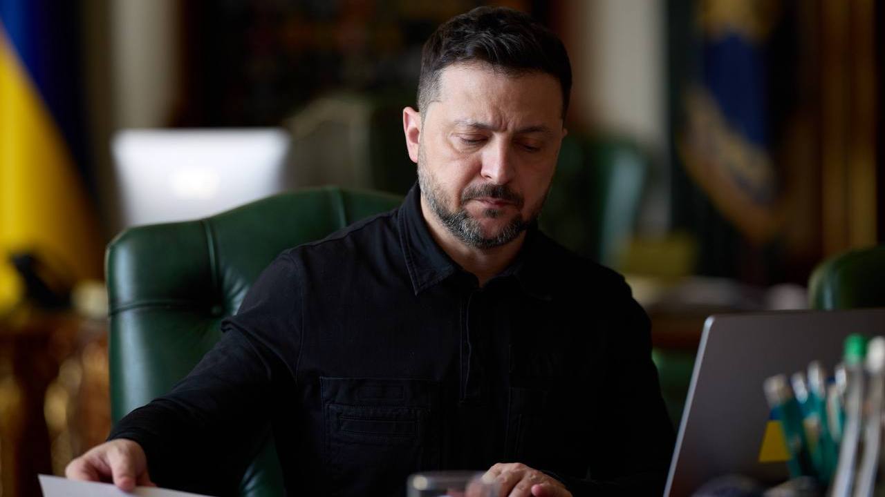 Zelensky Acknowledges Irreconcilable Conflict Between Defense Minister Fedorov and Military Commander Syrsky