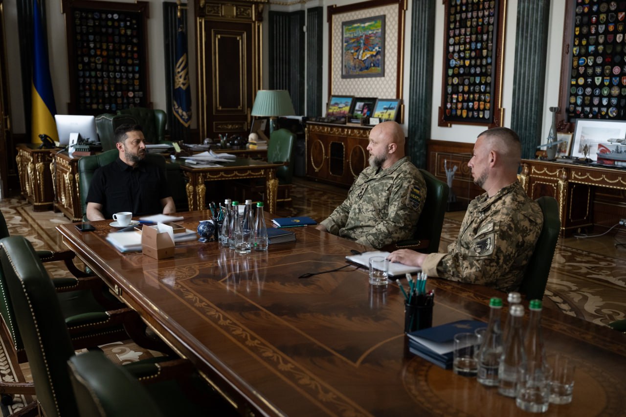 Zelensky Receives Briefings from Three Top Generals on Military Supply Chain Solutions